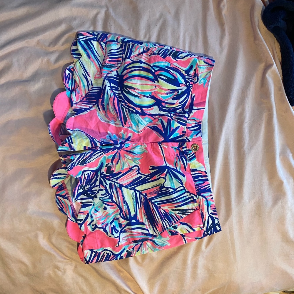 Lily Pulitzer the buttercup short size 8